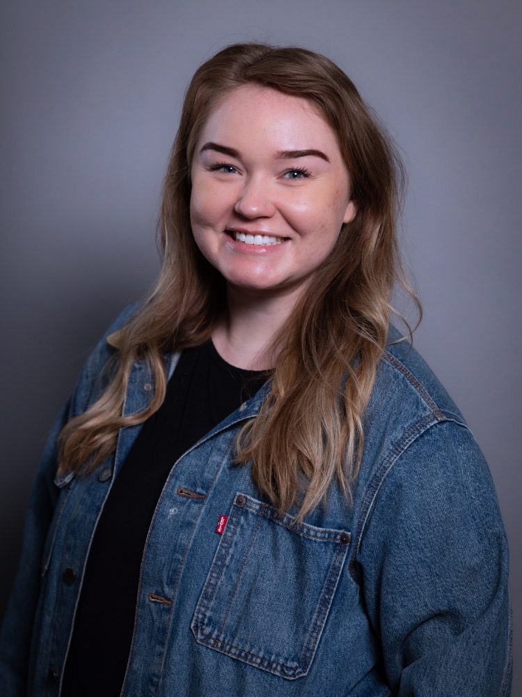 Annie Sullivan Headshot